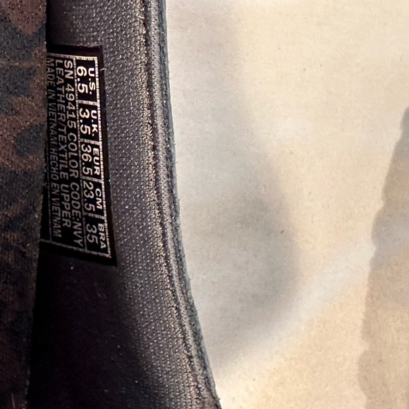 Women’s Relaxed Fit Memory Foam Slip On - Picture 3 of 7